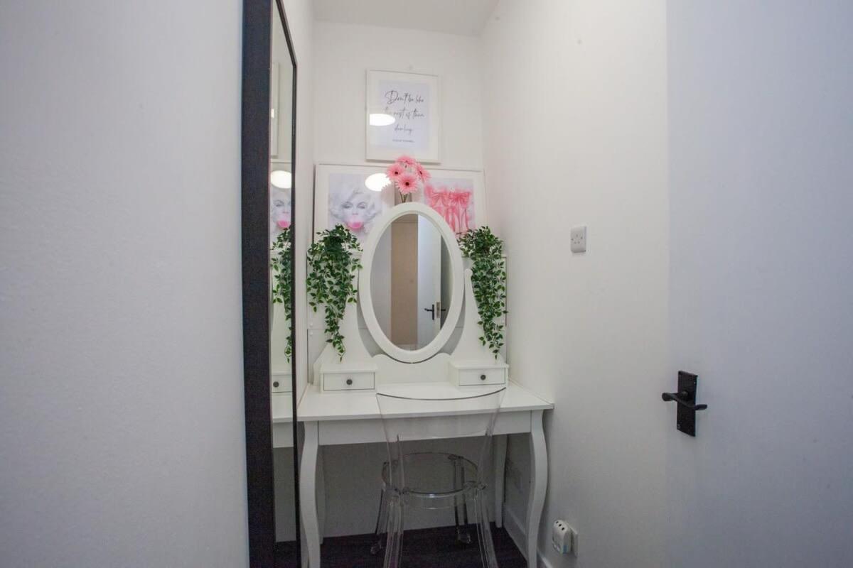 Newly Renovated City Apartment Glasgow Exterior photo